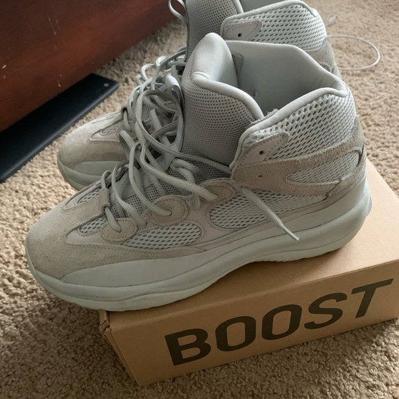 Yeezy Desert Boots “Salt” - Picture 2 of 3